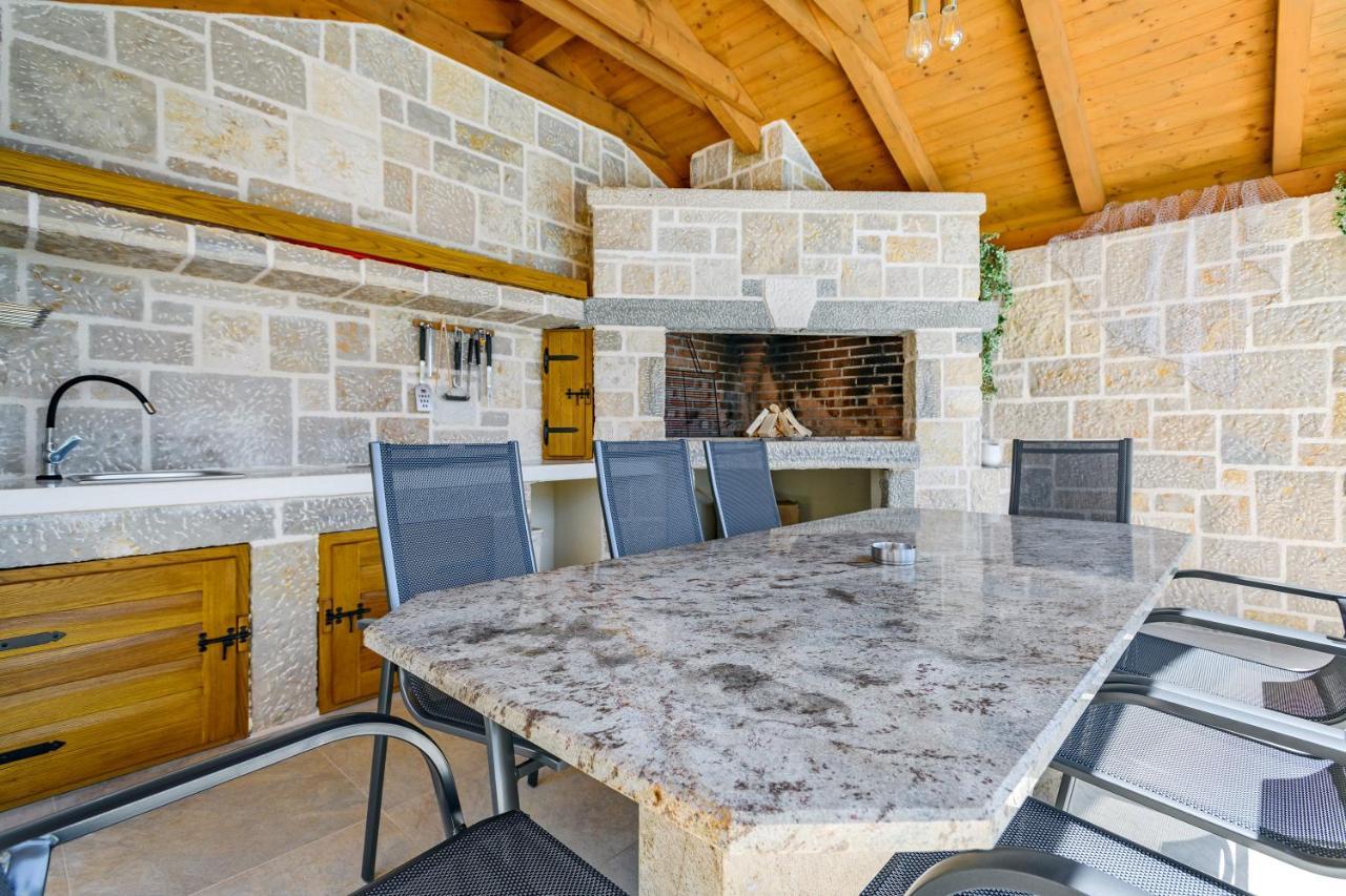Luxury Stone Villa With Pool - Brisevo Ngoại thất bức ảnh